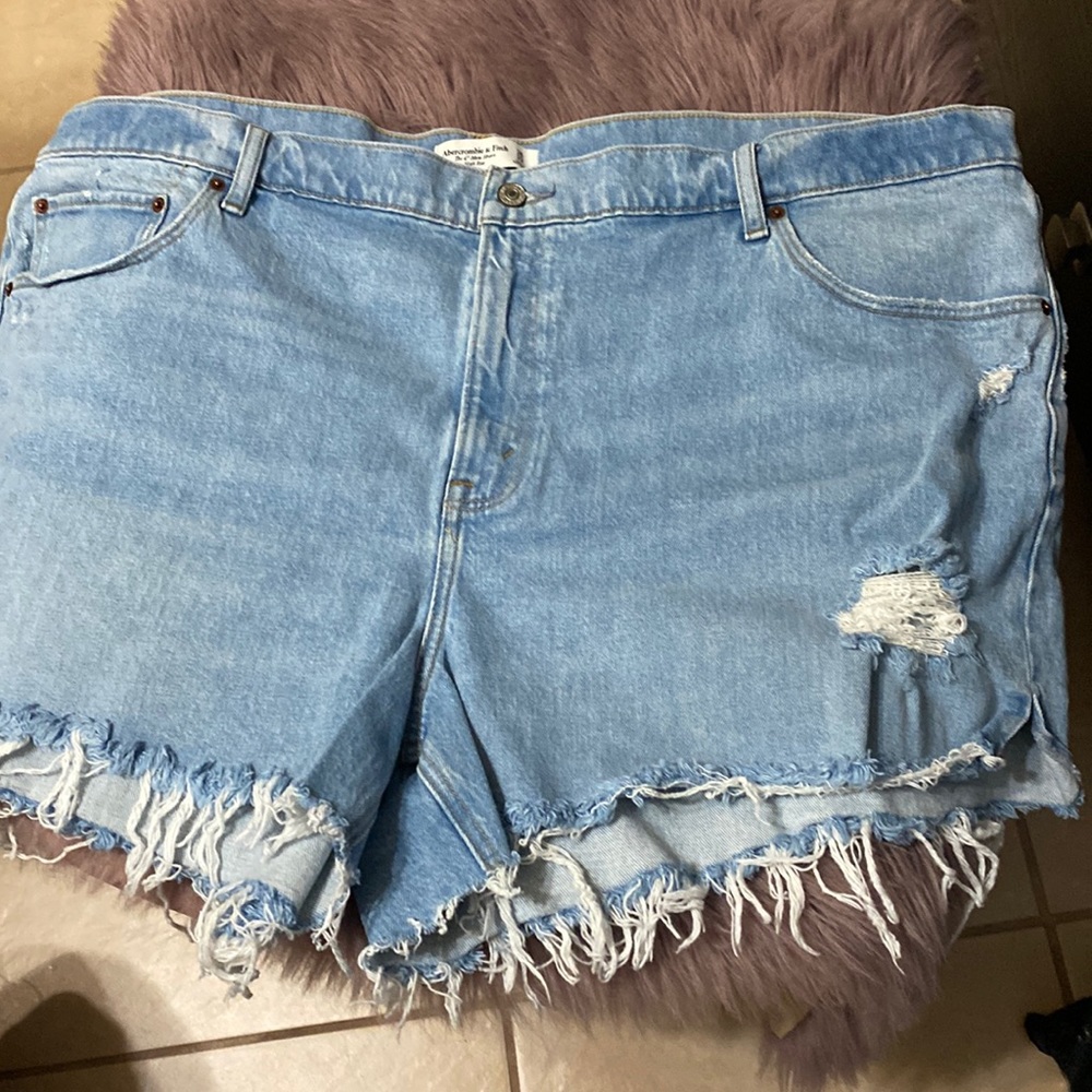 Abercrombie & Fitch Mom Shorts